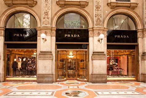 prada milano store